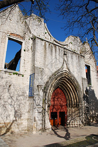 旅游的行目地175年葡萄牙里斯本地震后著名的CarmoChurch废墟图片