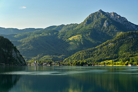 奥斯特赖希户外旅游在奥地利的掌声中沃尔夫冈西湖有着丰富多彩的背景华尔夫冈湖在奥地利的掌声中图片