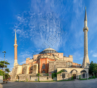 外部的土耳其伊斯坦布尔07129位于土耳其伊斯坦布尔苏丹艾哈迈德公园的圣索菲亚大教堂博物馆在土耳其伊斯坦布尔的夏日圣索菲亚大教堂图片