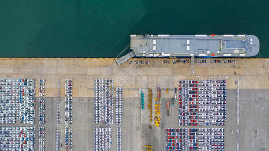 新的空中观视汽车出口终点站等待深海港口进出的新车海外交货图片