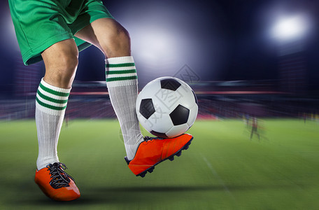 足球运动员和运动模糊了体育场用于数学和队体育背景的比赛情况活动螺柱竞争的图片