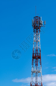 蓝天白云背景电信塔蓝天线无电和卫星杆通信技术电行业移动或电信4g网络沟通车站移动的图片