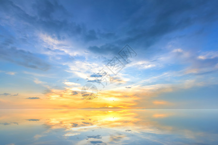 天气阳光景观乡村或海滩多彩云的日落天空蓝色亮明的黄昏天空气背景图片