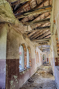 从内部看旧的废弃房屋风景冷清战争垃圾图片