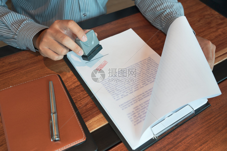 商人保修单横幅在经批准的合同格式文件贷款资金概念上印章签署日期批准合同形式文件图片