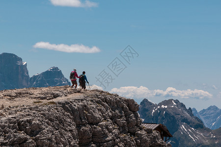 跋涉风景后包装厂实现自己的目标获得山地人最高成功概念背包客图片