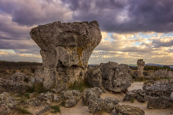 PobitiKamani保加利亚瓦尔纳省自然岩层常住石块美丽历史老的图片