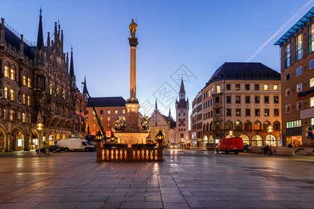旅行街道上午在德国巴伐利亚慕尼黑旧市政厅和Marienplatz玛利亚广场图片