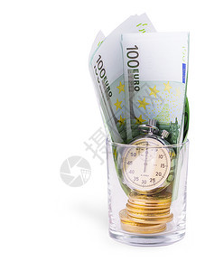 买美元加密货币一百欧元堆积的比特币和葡萄玻璃上的灯泡钟表图片