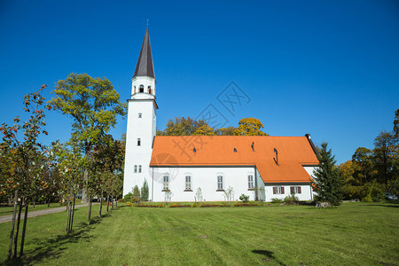 卫理公会文化拉脱维亚Sigulda市旧教堂和绿公园2019年月7日崇拜图片