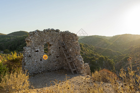 旅游的希腊Kythira岛Palaiochora威尼斯城堡景观希腊威尼斯城堡景观人阳光图片