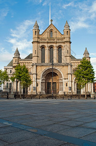 北方爱尔兰贝法斯特的圣安诺柯大教堂或贝尔法斯特大教堂蓝天古典或者图片