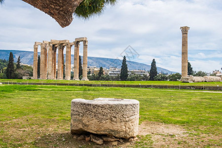 经典的雅奥林匹安宙斯古老圣殿的废墟雅典奥林匹亚或宙斯列首都上帝图片
