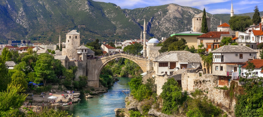 景观文化地点波黑著名的桥受欢迎旅游目地波斯尼亚和黑塞哥维那老城镇莫斯塔尔Mostar的Landmarks波斯尼亚和黑塞哥维纳旧城图片