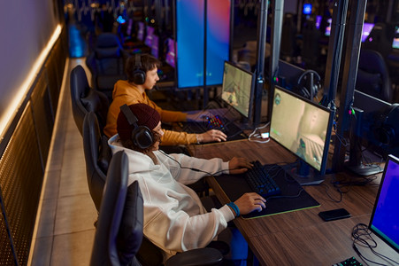 辽宁铁人：看看央视镜头下的一对活宝！