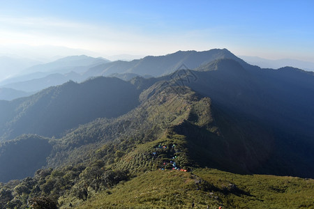 泰国北部南道蓬韦山DoiPhuWaeNan山脉上美丽的日出图像土井全景悬崖图片