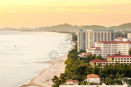 采取最佳高的夏季黄昏时华欣海滩和现代度假胜地泰国旅游景点最高的空中景象假期概念图片