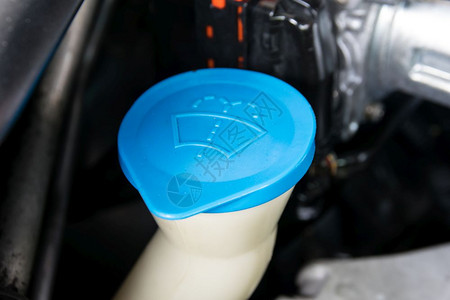 汽车发动机的液体盖行业塑料液高清图片