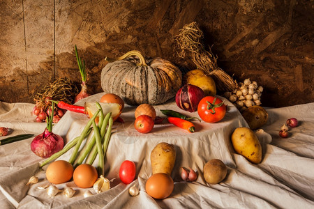 静物木头红色的以南瓜香料草药蔬菜和水果为烹饪目的生命摄影图片