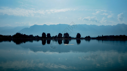 查谟和克什米尔邦达湖美丽的山地景观查谟和克什米尔州结石河风景优美图片