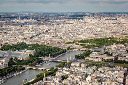 法国巴黎塞纳河航拍图片