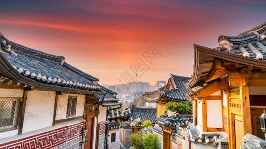 天空韩屋首尔市BukchonHanok村韩国传统风格的古代建筑南韩首尔老的图片