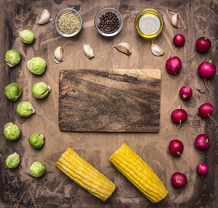 最佳新鲜蔬菜成分萝卜鲜贝芽玉米在木制生锈背景文字最高视野处的剪切板周围轮廓大蒜红色的图片