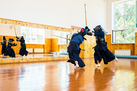 近距离亲拳手的康多与日本战武术决斗之体育运动木制的竹子女士图片