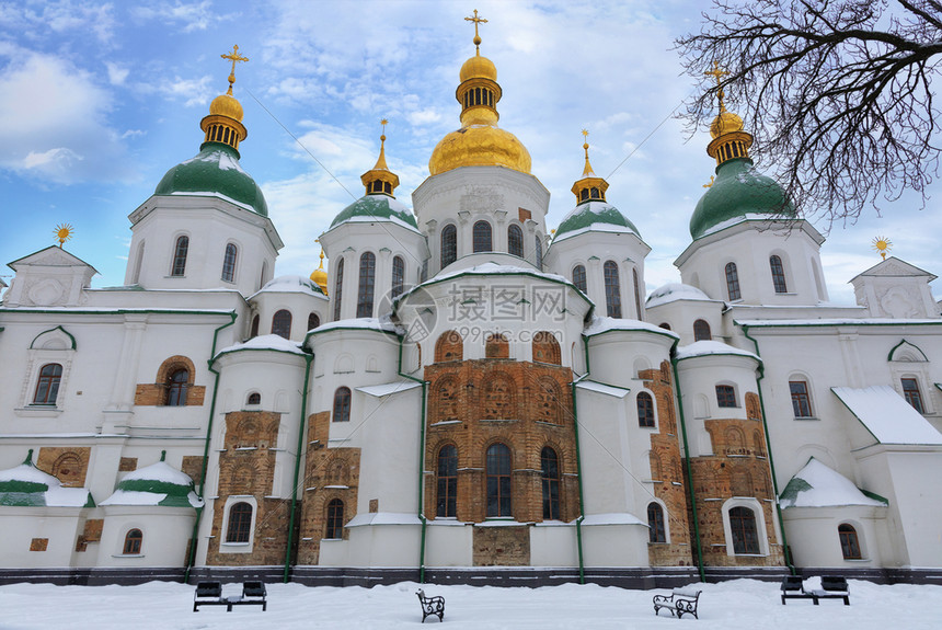 庭院文化2019年7月日冬季在基辅建造著名的圣索菲亚大教堂对抗蓝云天空冬在基辅建造著名的圣索菲亚大教堂对抗蓝云天空历史图片