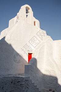 信仰假期天空希腊Mykonos岛的Paraportiani教堂图片