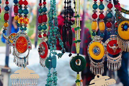目的时尚闪光在市场上的珠宝首饰和个人装品图片