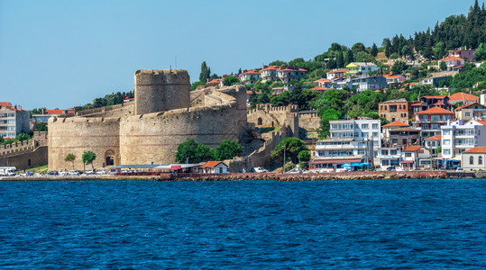 土耳其卡纳莱Canakkale072319年7月3日至019基利特巴希尔城堡和位于土耳其卡纳莱Canakkale市对面Darda图片