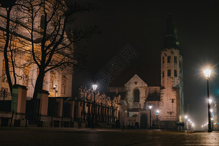 吸引力文化地标圣安德鲁斯柯普教堂克拉科夫著名的夜间宗教里程碑图片