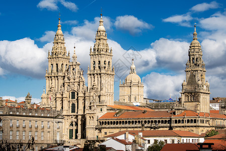 圣地亚哥德孔波斯特拉大教堂有一个新的恢复巴洛克外墙建筑圣詹姆斯图尔特圣地亚哥加利西班牙的朝圣命运奥布拉多伊罗旅游背景图片