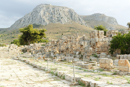 寺庙科里特希腊Corinth和Acrocorinth考古遗址的历史老废墟村庄图片