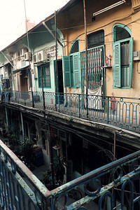 贡2019年华人造城镇的古老建筑旧颜色生锈铁栏杆等古老董结构板的住宅区景象块建筑师图片