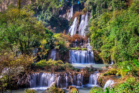 ThiLoSu瀑布TeeLor在Tak省瀑布是泰国最大的瀑布河劳春天图片