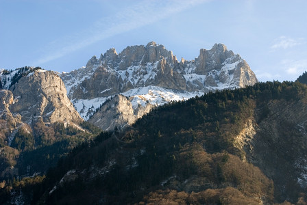 冬季雪山风光图片