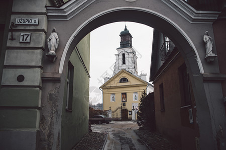 维尔纽斯的美丽古代天主教堂来自冬季环历史全景古老的图片