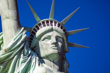 团结的自由女神像是纽约市最公认的里程碑之一也是美利坚合众国的标志之一ACONF19820旅游火炬图片