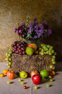 作品农业原生水果被放在木材上并挂着一朵美丽的花瓶变化图片