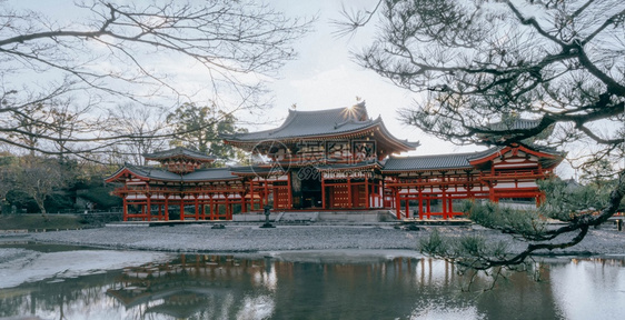 古老的花园文化日本京都Uji市著名的佛教寺庙比约多安的凤凰宫大厦图片