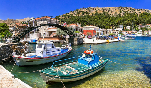 风景希奥斯岛Lagkada老村庄Lagkada传统捕鱼业帆船夏天图片