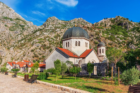 黑山科托尔圣尼古拉教堂阳光明媚的日子建造旅行黑山图片