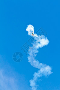 喷射参加201年9月日在西班牙卡迪兹Cadiz举行的卡迪兹第四次航空展览会的梅丽莎彭贝顿号特30S飞机引擎快速地图片