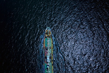 天线上海从无人驾驶飞机摄像头的夜间空中最高视线出口国际海运商开行载油轮服务船货物进口国际运输卡车图片