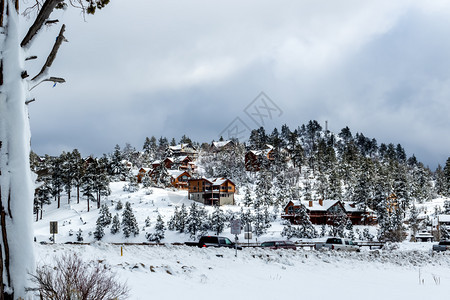 冬季雪景村庄图片