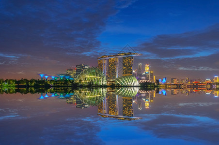 港口假期日落SINGAPORE新加坡2号商业区和城市MarinaBay海湾位于新加坡中部地区20年月日新加坡旅游假日新加坡图片