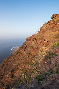 绿松石水假期西班牙大加那利岛西班牙大加那利岛卡纳塔马达巴自然公园的景象火山海岸线地貌塔马达巴自然公园的克利夫斯图片