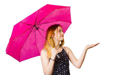 一个女人在雨中站立的感官形象当她活在此刻时感觉到许多的雨滴下棕榈约根森图片